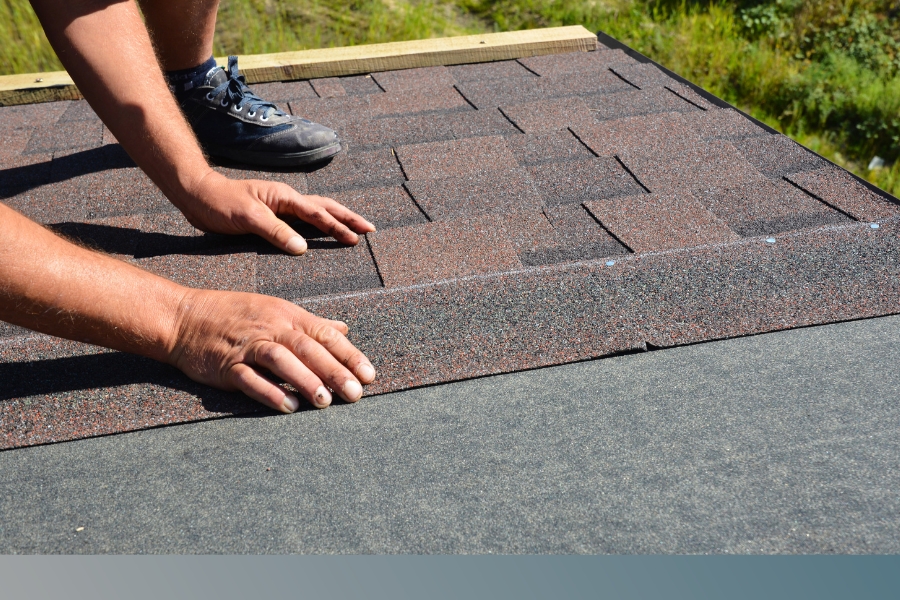 image of a roofer